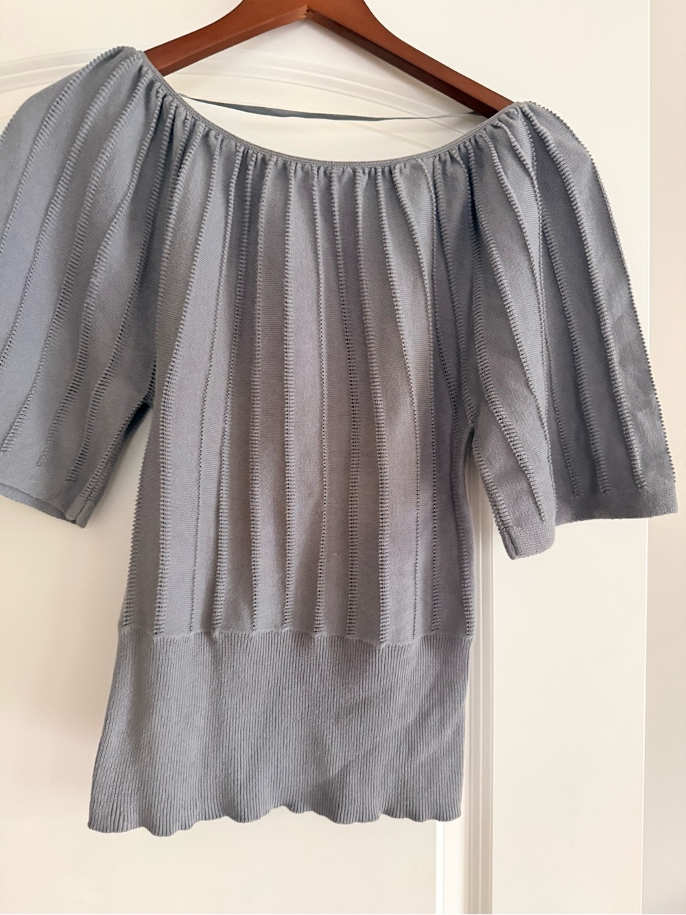 Xhilaration Light Gray Off-Shoulder Ribbed Top